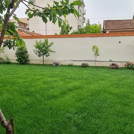 3 Chambres, Refait A Neuf, Piscine, Proche Et Gare Cagnes-sur-Mer