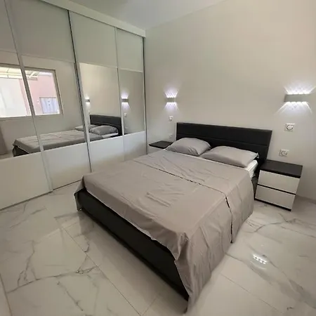 3 Chambres, Refait A Neuf, Piscine, Proche Et Gare *