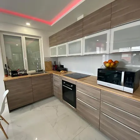 3 Chambres, Refait A Neuf, Piscine, Proche Et Gare *