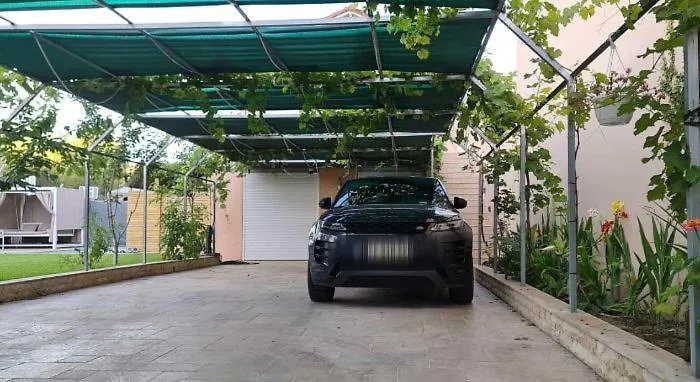 Appartement 3 Chambres, Refait à Neuf, Piscine, Proche Et Gare